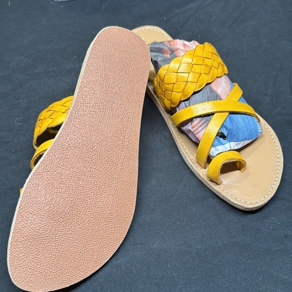 Sandals - Picture 2 of 2